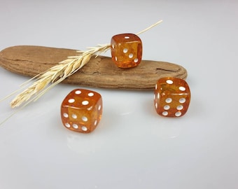 Pressed Amber Dice Set: Board Game Accessory, Home Decor Elements (1.3cm)