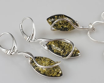 Groene amber elegant cadeau zilveren sieradenset: oorbellen en hanger