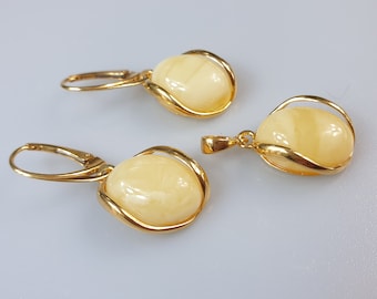 White amber earrings, butterscotch Amber,  natural Baltic Amber, Gold jewelry, amber and gold