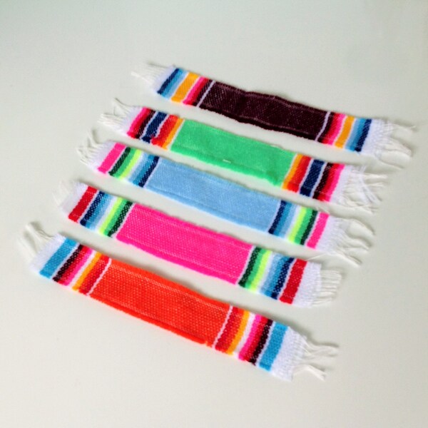 Juego de 25 serapes mexicanos en miniatura de 18 x 2,5 cm, recuerdos para fiestas mexicanas. Decoración para fiestas mexicanas.