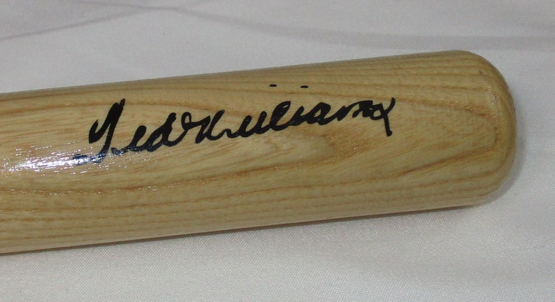 Mini Bat in Excellent Condition Ted Williams Edition 16 Long Louisville Slugger Signature Series