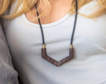 Long gold wood pendent necklace with magnetic lock, handmade.