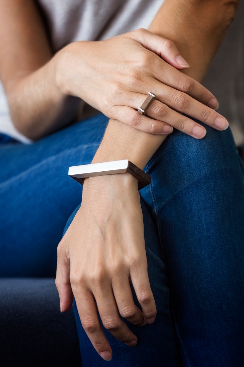 Contemporary fashion Walnut wooden bar ring, made of walnut wood and an aluminium band, unisex fashion. image 4