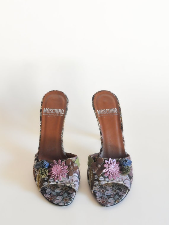 2000s Moschino Tapestry Heels with Leather Flower… - image 2