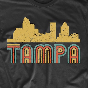 Men&#39;s Tampa Shirt - Retro Vintage Style Tampa Florida Skyline T-Shirt