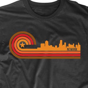Men's Newark Shirt - Retro Style Newark New Jersey Skyline T-Shirt - Newark NJ Shirt