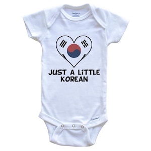 Just A Little Korean One Piece - Body bébé amusant avec le drapeau de la Corée du Sud