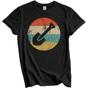 Archaeologist Shirt - Archaeology Gift - Vintage Retro Spade Shovel T-Shirt - Archaeology Icon Shirt Black