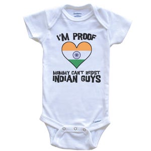 Je suis sûr que les mamans ne résistent pas aux garçons indiens - Body bébé coeur drapeau de l'Inde - Adorable body une pièce pour bébé