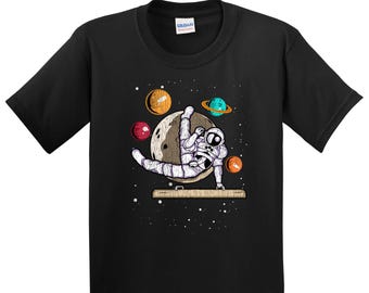 Boys Gymnastics Shirt - Kids Gymnastics Shirt - Gymnastics Gift for Boy - Male Gymnast Pommel Horse Astronaut Space Spaceman Youth T-Shirt