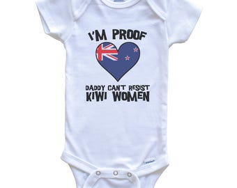 I'm Proof Daddy Can't Resist Kiwi Women Funny New Zealand Flag Heart   Baby Bodysuit - Cute One Piece Baby Bodysuit
