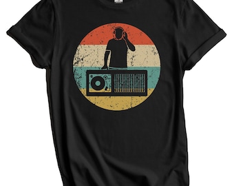 EDM Music Shirt - Clubbing Shirt - House Music Shirt - DJ Gift - Retro DJ Booth Icon T-Shirt