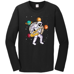 Men's Saxophone Long Sleeve Shirt - Sax Player Astronaut Outer Space Spaceman Distressed T-Shirt
