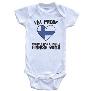 Sono la prova che la mamma non può resistere a Finnish Guys Finlandia bandiera cuore neonato body - carino intero neonato body