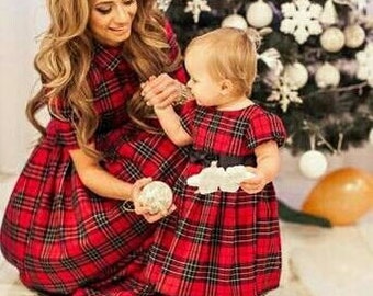 Vestido a juego de madre hija a cuadros, tartán mamá hija a juego maxi vestido vestido a cuadros vestido largo mamá y yo vestido de Navidad regalo