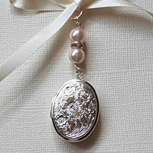 Braut Hochzeit Blumenstrauß Charme Foto Charme Oval Silber Blumenstrauß Medaillon mit zwei blasses Rosa Perlen und Organza Geschenkbeutel