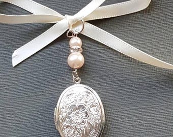Wedding Bouquet Photo Charm Bridal Charm Oval Silver Bouquet Locket with pale Pink Pearls and Organza gift bag.