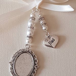 Ciondolo a forma di bouquet da sposa, ciondolo ovale in argento con nome, perle, coperchio in vetro e sacchetto regalo, ricordo fotografico commemorativo