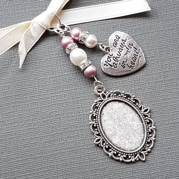 Bridal Bouquet Charm Oval Silver photo frame Locket  "always in my heart" charm dusky pink and white pearls, glass cover & organza gift bag