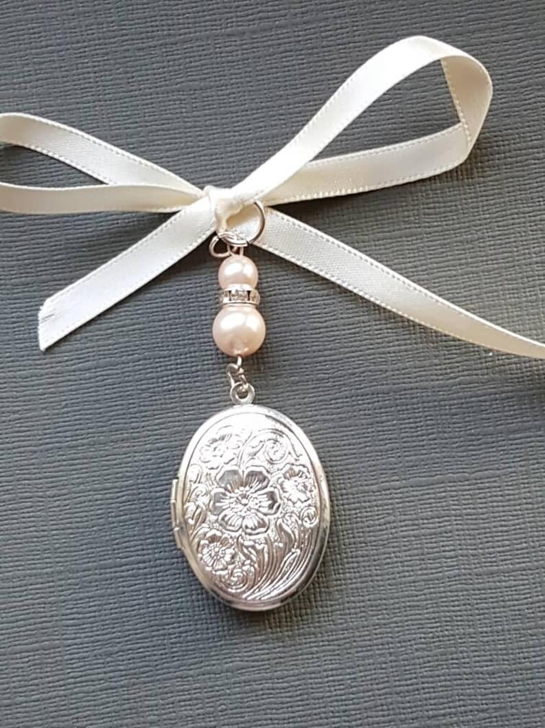 Wedding Bouquet Photo Charm Bridal Charm Oval Silver Bouquet Locket with pale Pink Pearls and Organza gift bag image 1