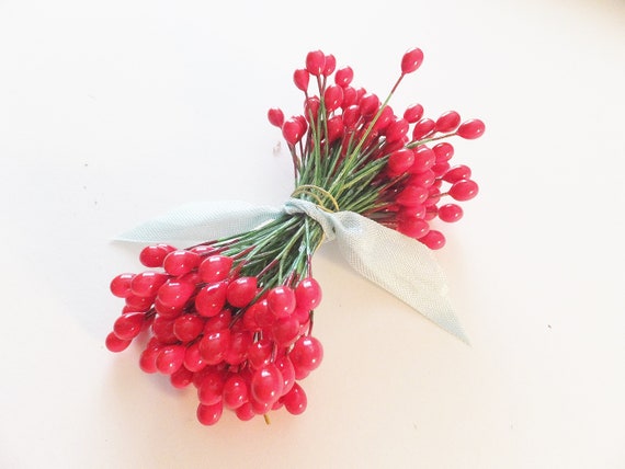 Holly Berry Stems: 3.75 Inches Long Vintage Style Christmas Millinery  Embellishment, Craft Supply ornaments, Gift Wrap Floral50 Stems 
