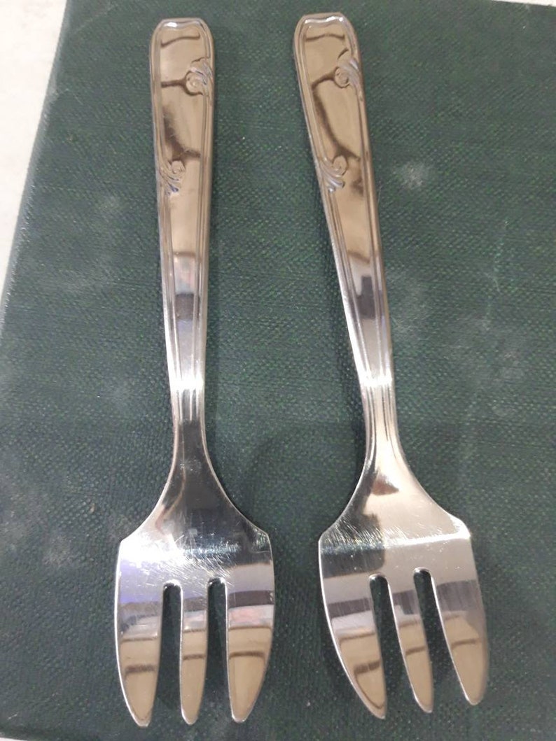 Boxed set of French cake forks by Guy Degrenne