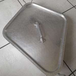 ビンテージのフランス製ヒラメ用ケトル、ビンテージのフランス製ポワソニエール（魚蒸し器）、グリルプレートと蓋付きのフランス製魚蒸し器、アルミ製魚調理器