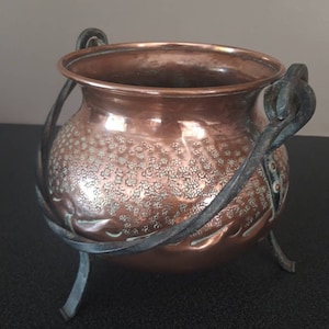 Villedieu copper cauldron