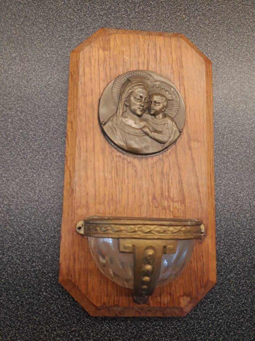 Fonte d'eau Bénite Français Vintage