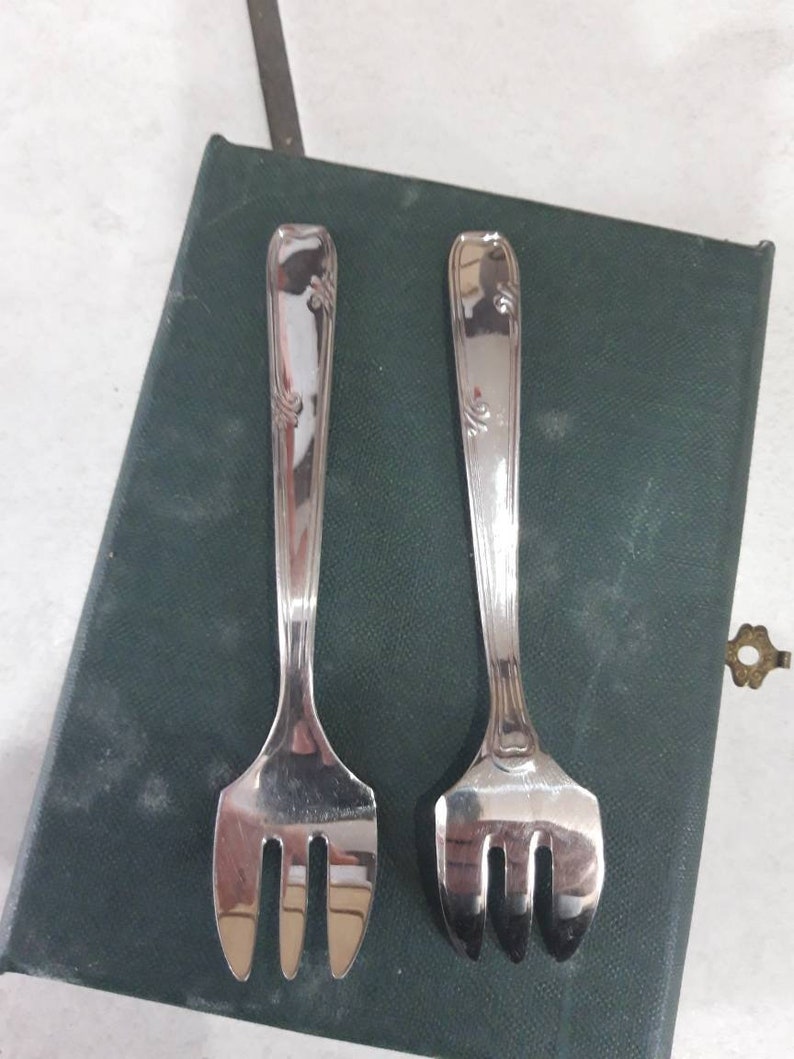 Boxed set of French cake forks by Guy Degrenne