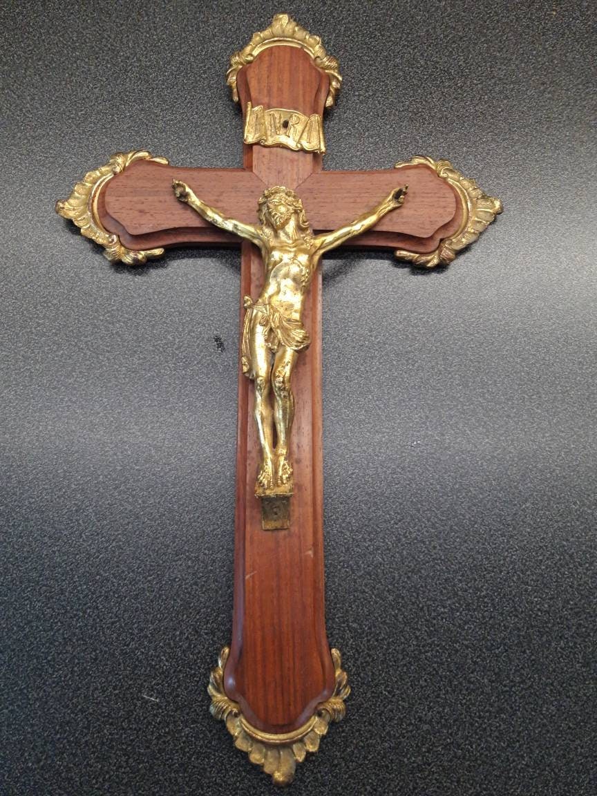 Belle Croix de Laiton et Bois 16 Pouces avec Le Mur Jésus Accrochant Français Crucifix