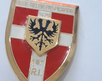 Vintage French military badge medal