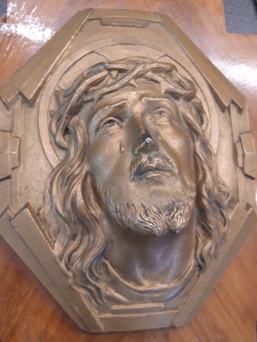 Visage de Tête Jésus en Bronze sur Croix Bois