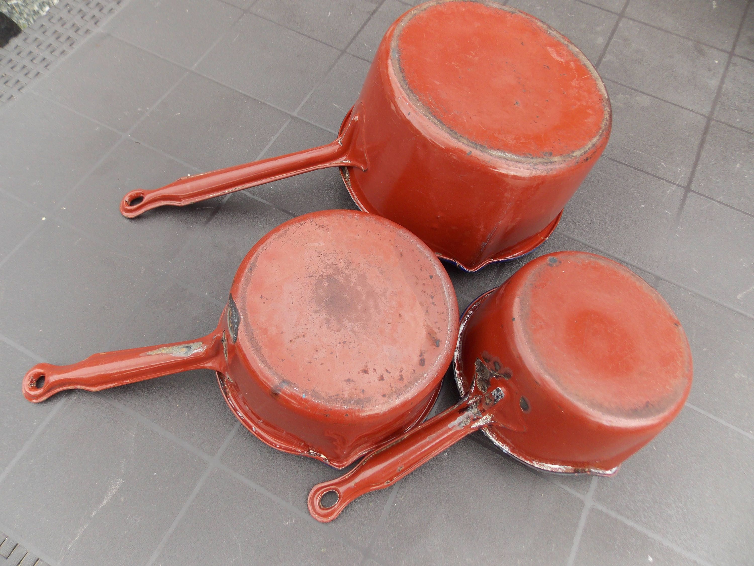 Lot de 3 Émail Français Pots/Casseroles Ustensiles Cuisine Shabby Chic Font Une Grande Fenêtre Plant