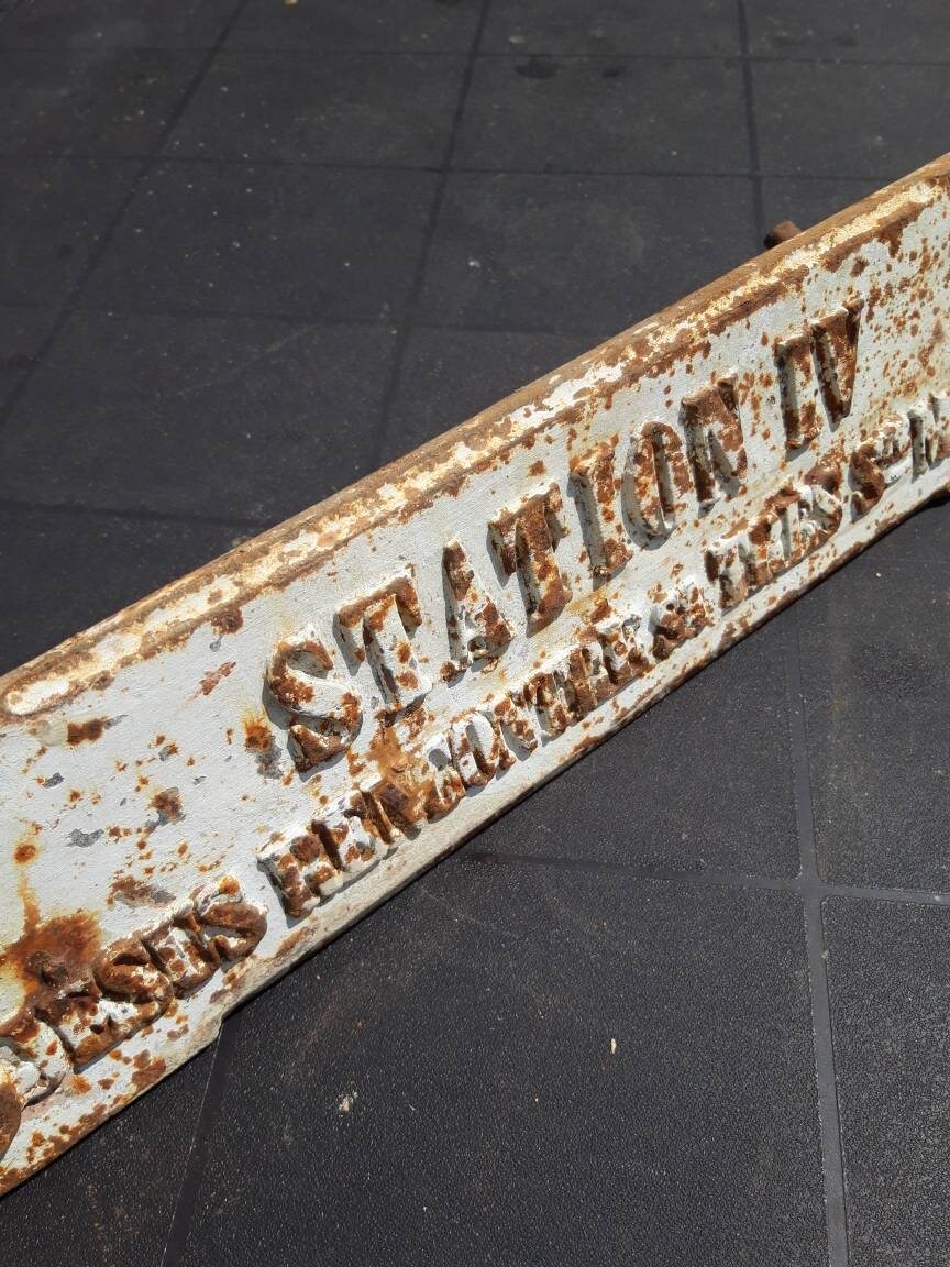 Signe Religieux Antique Français de Fer