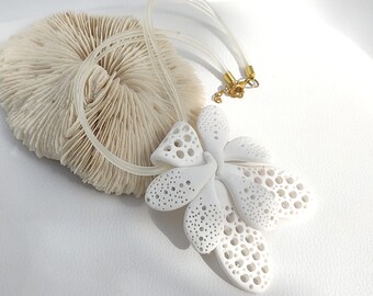 White lace Flower necklace made of Polymer clay Artisan necklace, Bohemian white necklace, Modern Statement jewellery