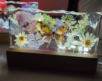 Night Light with real wildflower and Butterfly,  Resin Lamp, Bedside Lamp Personalised Birthday Gift for mom or grandma