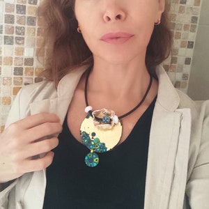 Gustav Klimt inspirierte Halskette aus Polymer Clay, Goldschmuck im Jugendstil