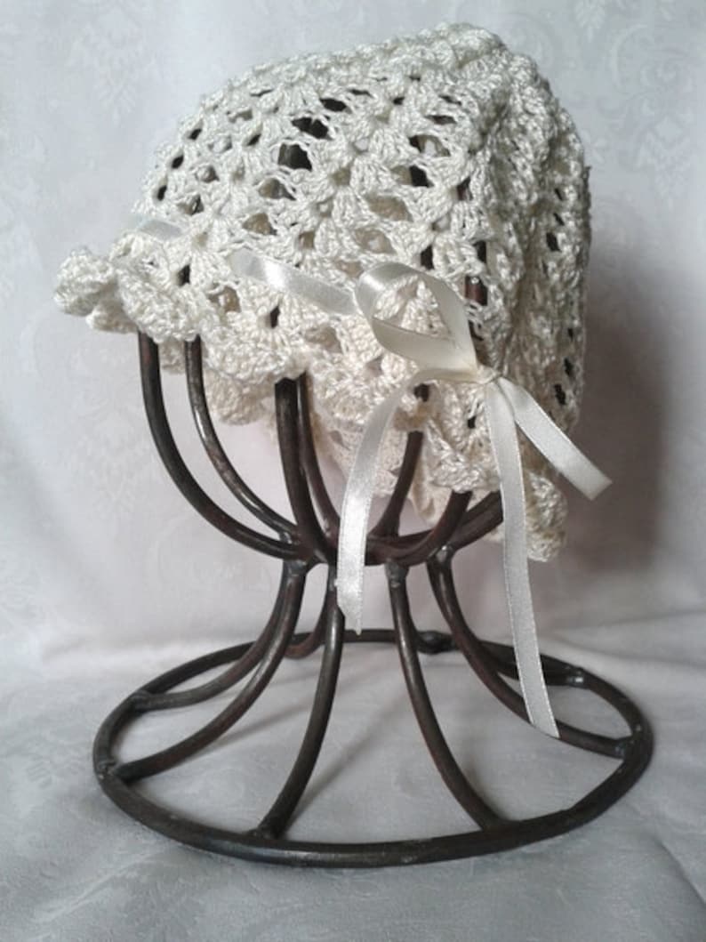Baby hat,crochet newborn hat,Ecru crochet newborn hat,Baby capLace Christening hat Little baby cap in ecru crochet,Little hat for baby girl