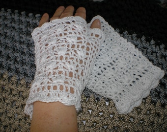 Fingerless Gloves, White Lace Mittens, Wedding Mittens, White Mittens, White Wedding Gloves, Wrist Warmers for bride, Fingerless Gloves