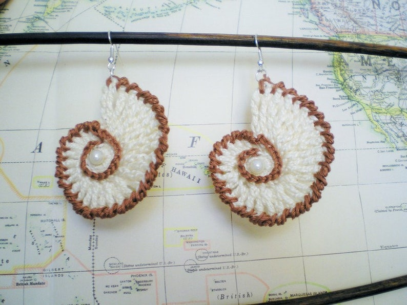 Crochet Ohrringe mit Perle Muscheln Bild 3