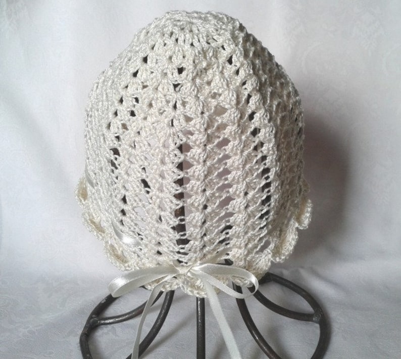 Baby hat,crochet newborn hat,Ecru crochet newborn hat,Baby capLace Christening hat Little baby cap in ecru crochet,Little hat for baby girl