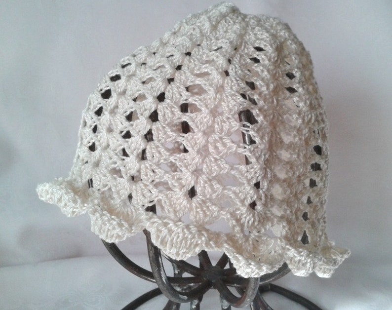 Baby hat,crochet newborn hat,Ecru crochet newborn hat,Baby capLace Christening hat Little baby cap in ecru crochet,Little hat for baby girl