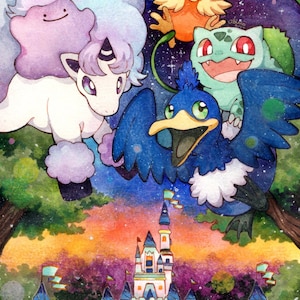 K&ouml;nnte beinhalten: Aquarellillustration mit Cartoonfiguren, darunter ein blauer Vogel und ein gr&uuml;ner Dinosaurier, vor dem Hintergrund eines Schlosses und eines Sternenhimmels. Das Bild hat eine lebendige, farbenfrohe &Auml;sthetik.