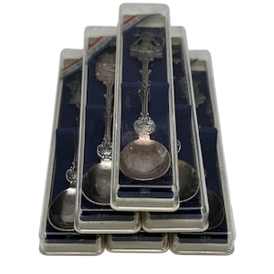 Holland Souvenir Spoon / Souvenir Demitasse Spoon / Dutch Souvenir Spoon / Denmark Souvenir Spoon / Collector Spoon