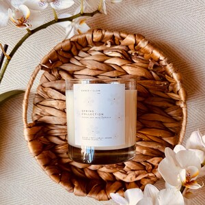 Clean Soy Wax Candle – Wood Wick, Apothecary Jar, Essential Oils 45 HR. SPRING LABEL