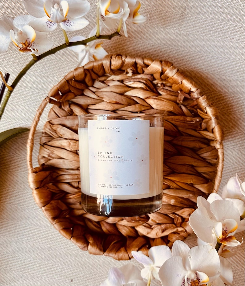 Clean Soy Wax Candle – Wood Wick, Apothecary Jar, Essential Oils 45 HR. SPRING LABEL