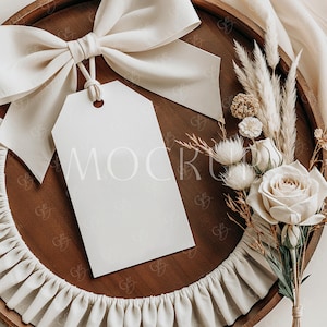 Minimalistisch bedankkaartje mockup, boho cadeaulabel mockup, bruiloft gunst label mockup, Boho leeg cadeau label mockup, boho cadeauverpakking label mockup PSD