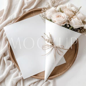 Hochzeit Boho Brautjungfer Blumenstrauß Blumen Wrap Mockup PSD, Moderne Brautjungfer Vorschlag Zeitung Mockup, Trauzeugin Vorschlag Zeitung Mockup