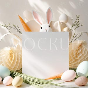 Mockup de cartão de Páscoa quadrado 5x5, Mockup de cartão de saudação de Páscoa, Mockup de cartão de primavera, Mockup de cartão em branco de Páscoa Boho PSD, Mockup de convite quadrado